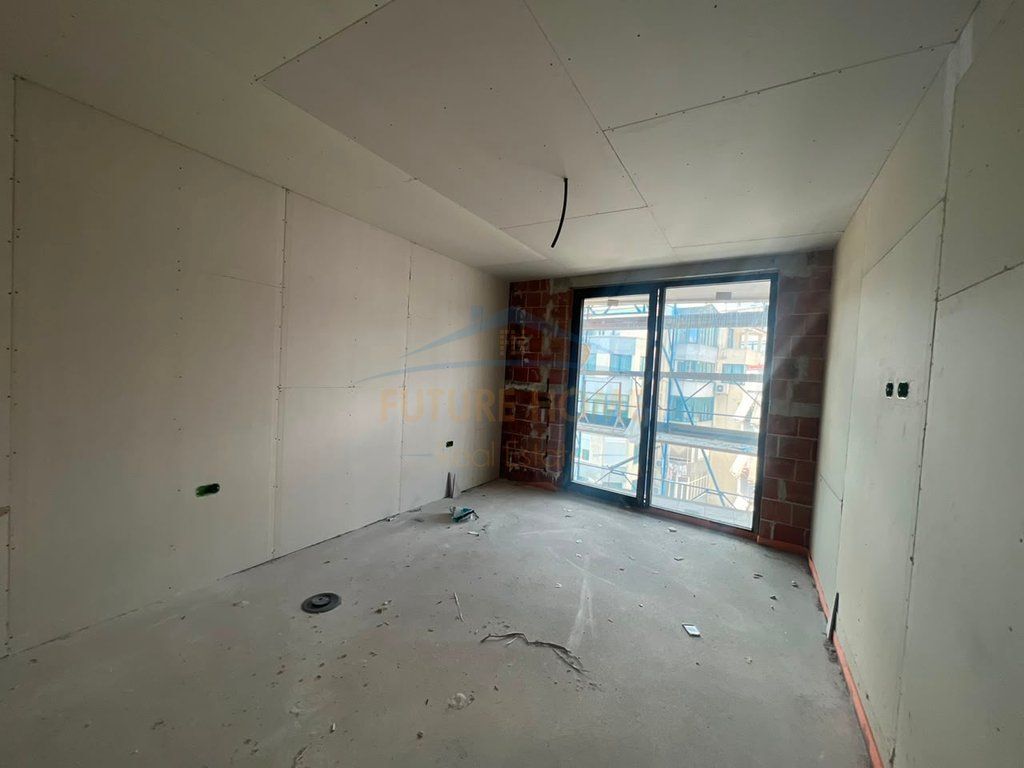 For sale, 1+1 apartment at the Dry Lake, Tirana.