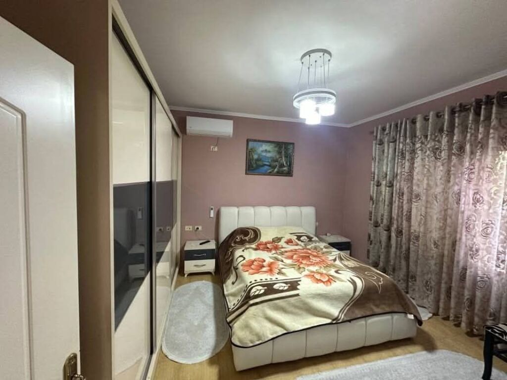 SHTEPI PRIVATE 2+1 ME QIRA 120 m² | Oborr 380 m² - ALI DEMI