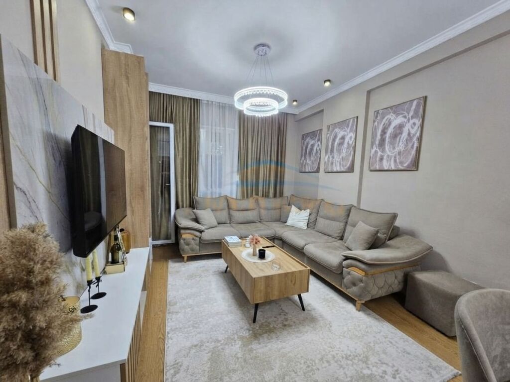 Shitet, Apartament 2+1, Univers City, Tiranë