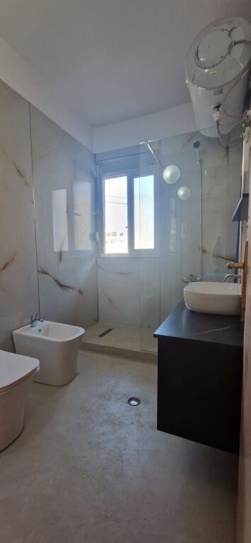 Apartament 2+1+2 per shitje prane kopshtit Botanik