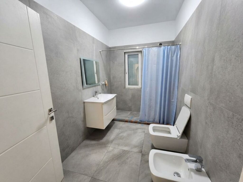 Qera, Apartament 2+1, Liqeni i Thate, Tiranë.