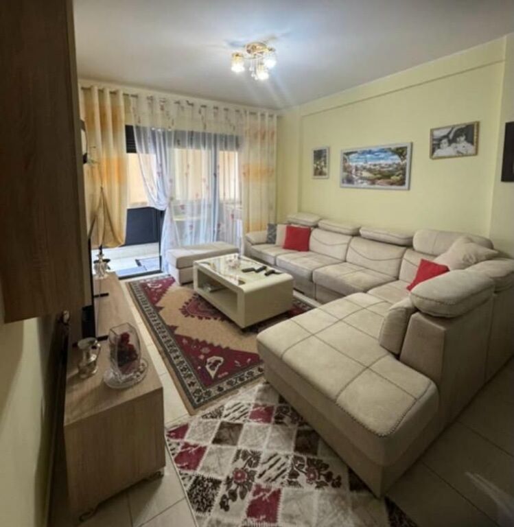 Affittasi appartamento 2+1 vicino alla rotatoria ad Astir!
