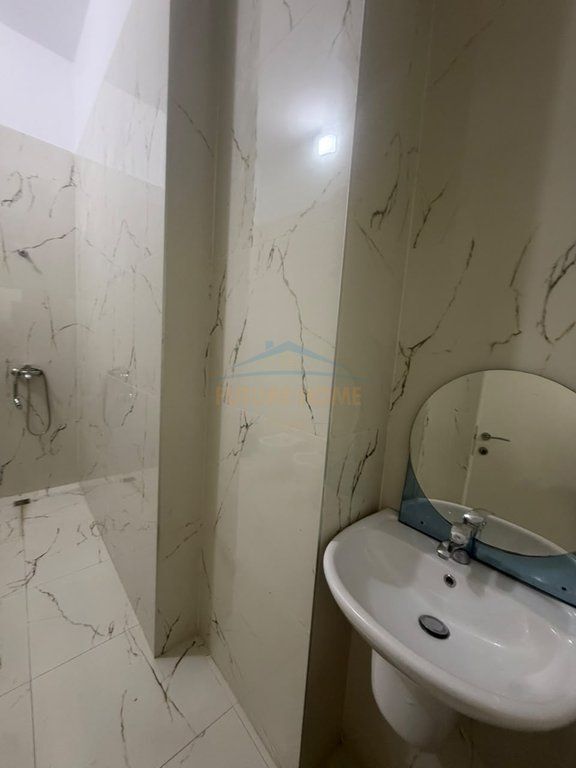 Affitto, Appartamento 2+1, centro Donika, Tirana