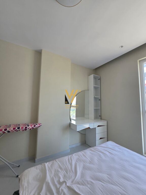 JEPET APARTAMENT 1+1 ME QERA TE UNIVERS CITY, QTU 45.000 LEKE