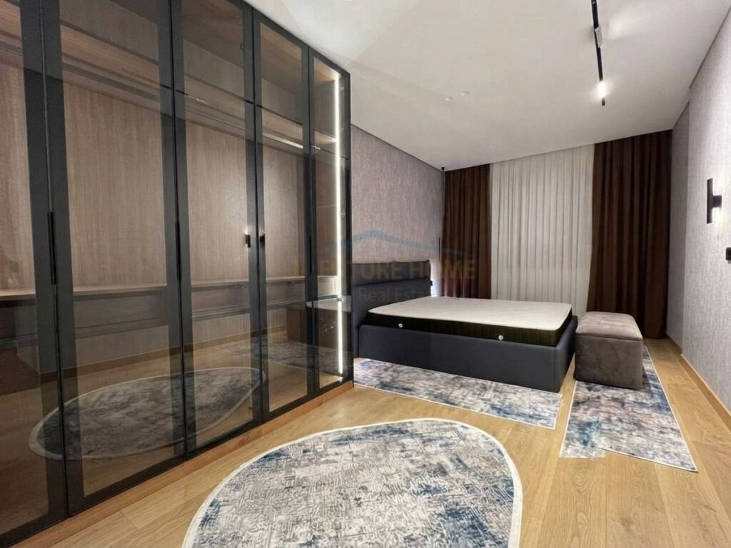 Shitet, Apartament 2+1, Unaza e Re