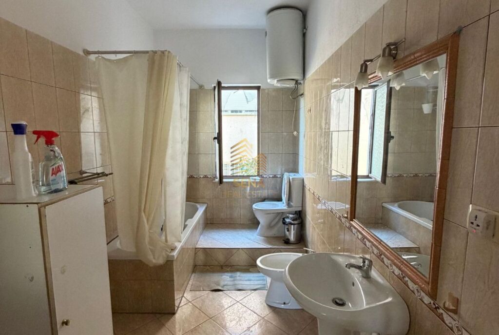 Rent, Private Entrance, 2+1+balcony+ Parking Space, American Hospital 2, 52,000 Leke/month