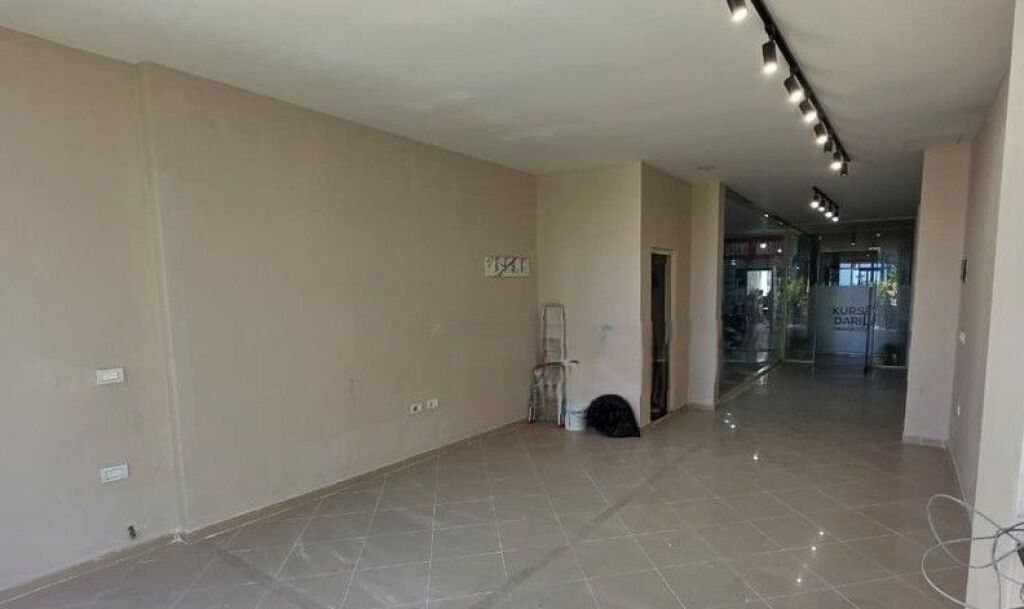SHOP FOR SALE IN THE FRESKU AREA 146,000 €