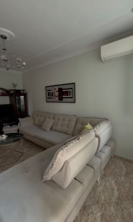 Jepet apartament 2+1 me qira ne Allias , Rruga e Dibes , Spitali QSUT .