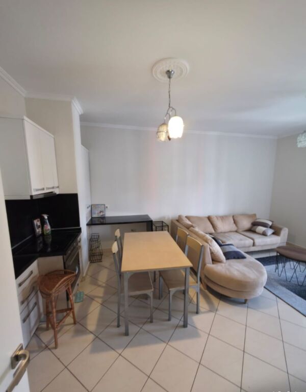 SHITET APARTAMENT 2+1+2 – PRANË KOMPLEKSIT GENER 2