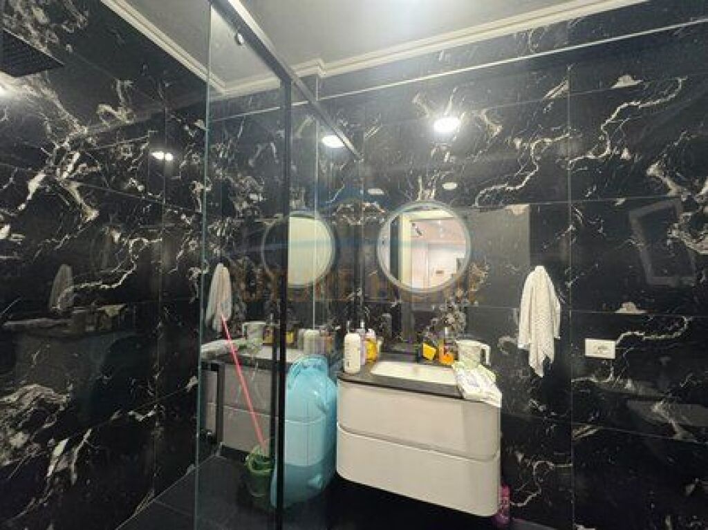 Shitet, Apartament 2+1+2, Bulevardi i Ri