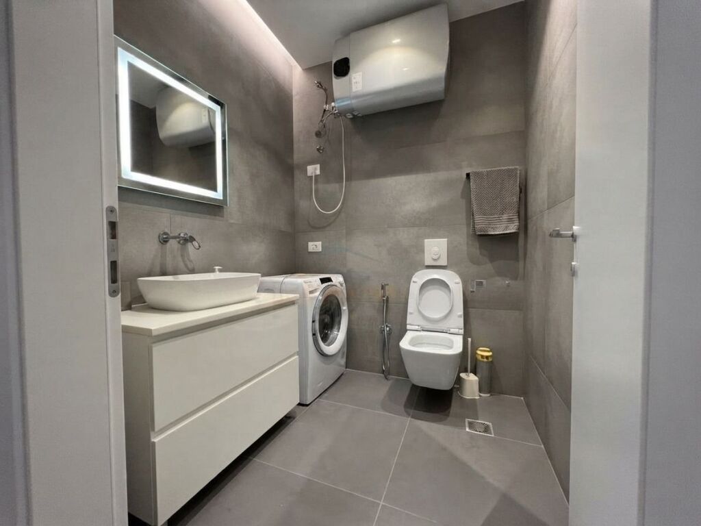 For sale, 2+1 apartment, Dry Lake, Tirana.