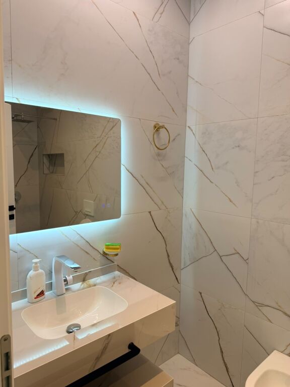 Apartament 2+1+2 me post parkimi per qira ne 5 Maji!