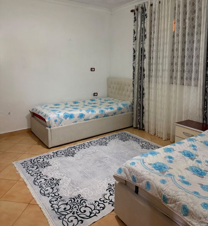 Rent | Shtëpi private 2 + 1 | Rruga Ymer Sollaku | 500 €/month