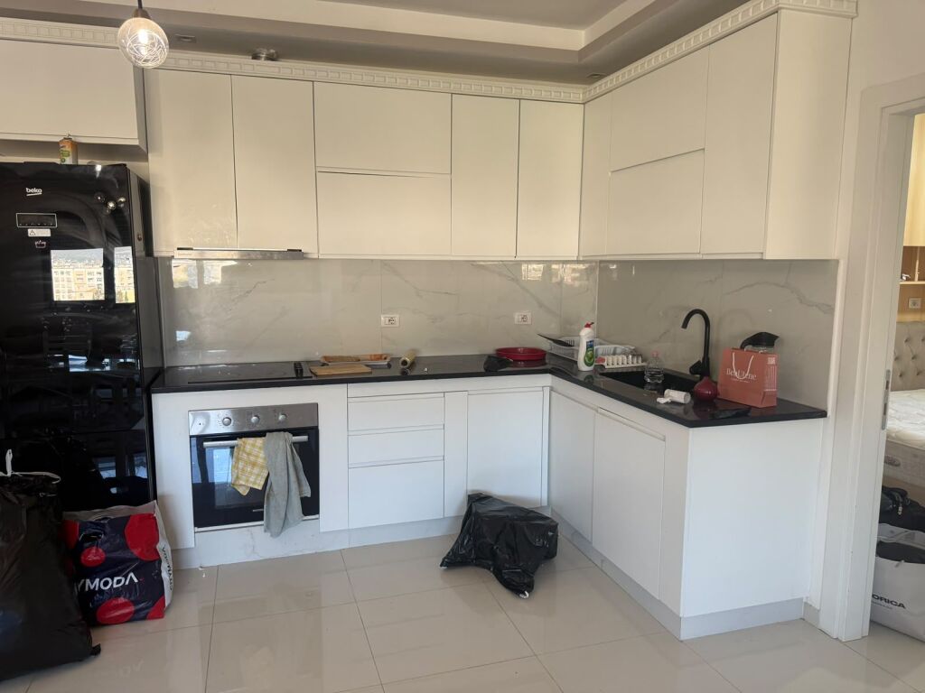 🏡 Appartamento 2+1+2 in affitto a Don Bosko  📍 Via Egnatia, vicino a Vizion Plus 🏢 Edificio nuovo 🔝 9° piano 🛗 Con ascensore  💰 Prezzo: 800 € / mese  