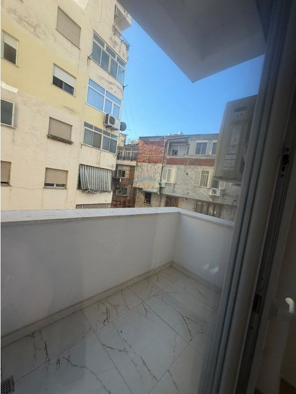 Affitto, Appartamento 2+1, centro Donika, Tirana