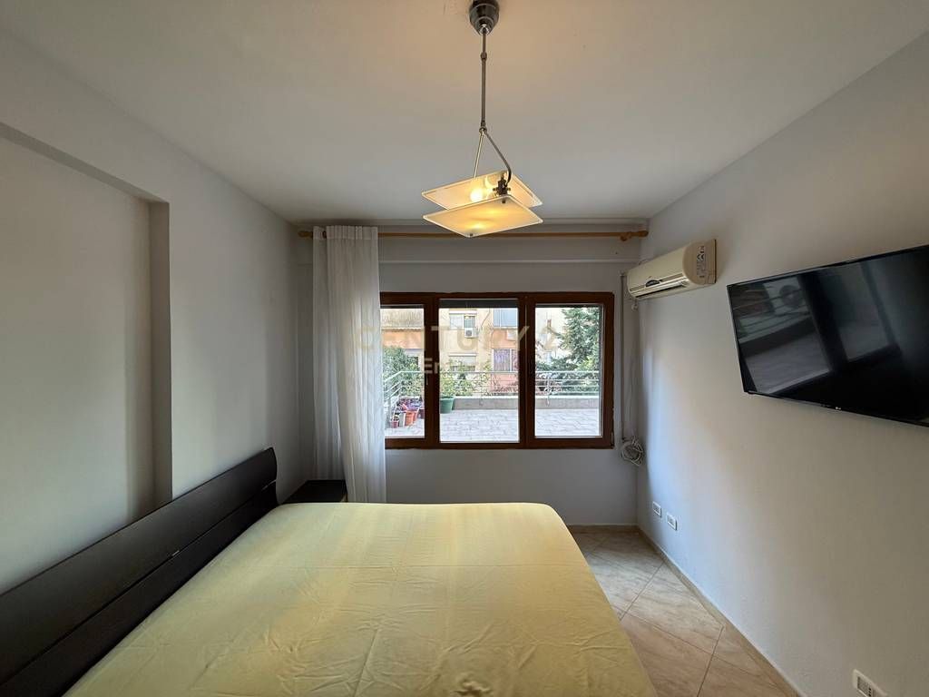 Apartament 2+1+ Verande Me Qira në Komunën e Parisit - 1100€ | 196 m²