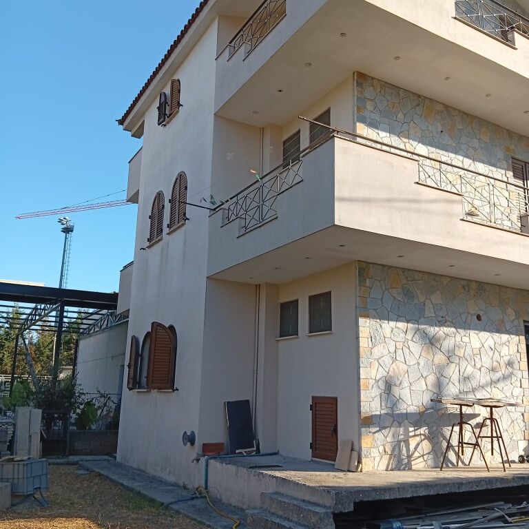 Vila për shitje