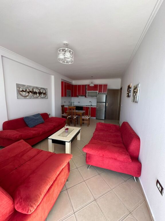 Apartament 1+1, e mobiluar, Rruga e Kavajes