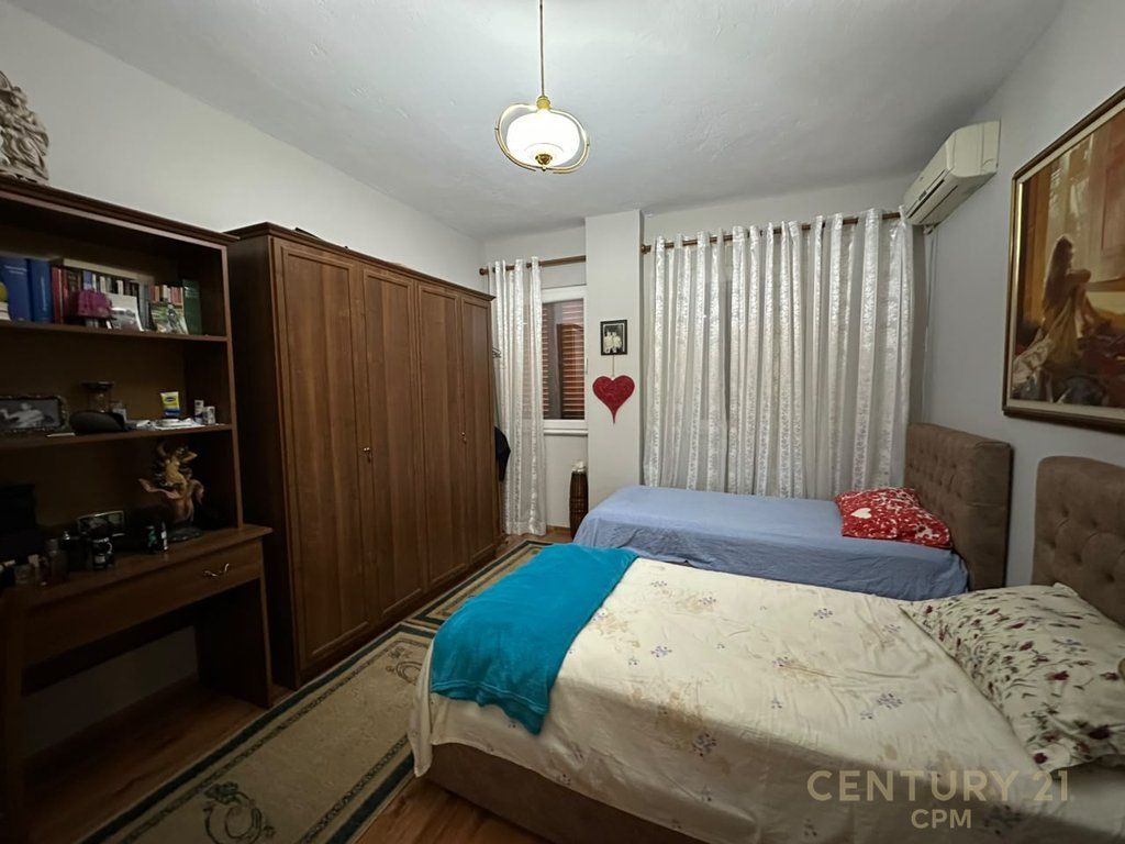 Appartamento 3+1+2 In Vendita Vicino alla Strada Muhamet Gjollesha!