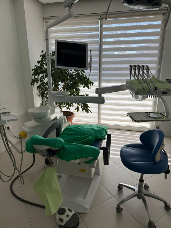 Kamez Clinica dentale in affitto 107M²