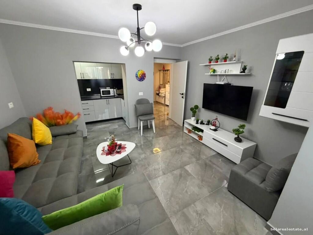 Apartament Me Qera 2+1 Tek Pazari i Ri ( ID B221461) Tirane