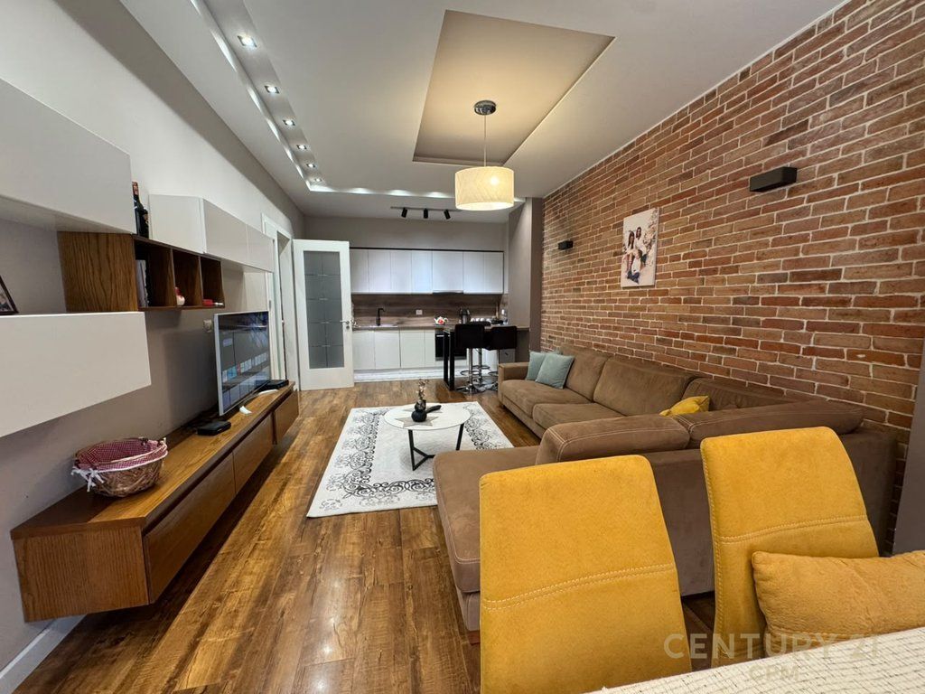 2+1 apartment for sale in Astir