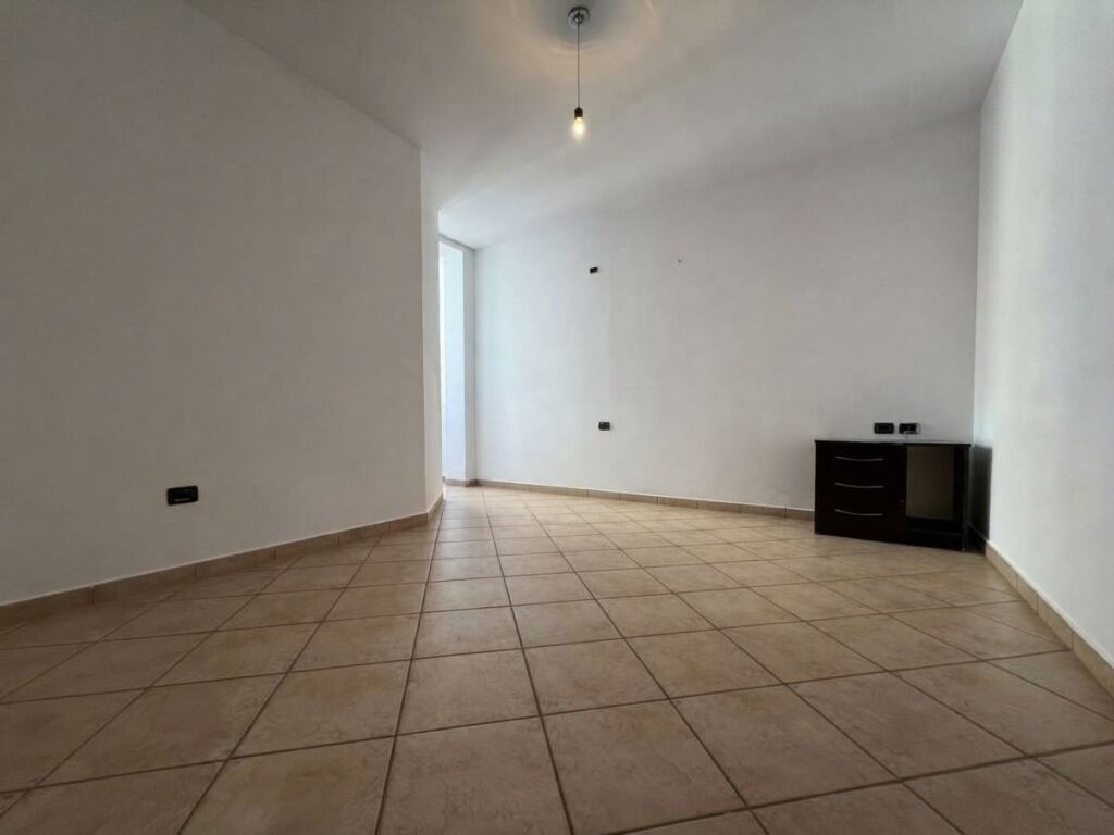 Affitto, Appartamento 2+1+2, 21 Dhjetori, Tirane