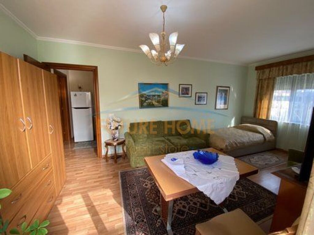 Qera, Apartament 1+1+Verande