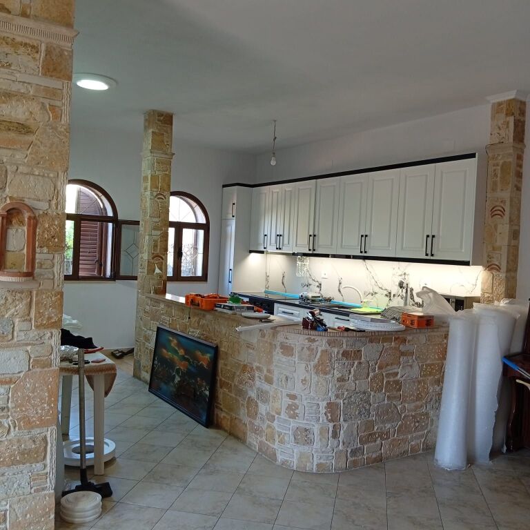 Vila për shitje