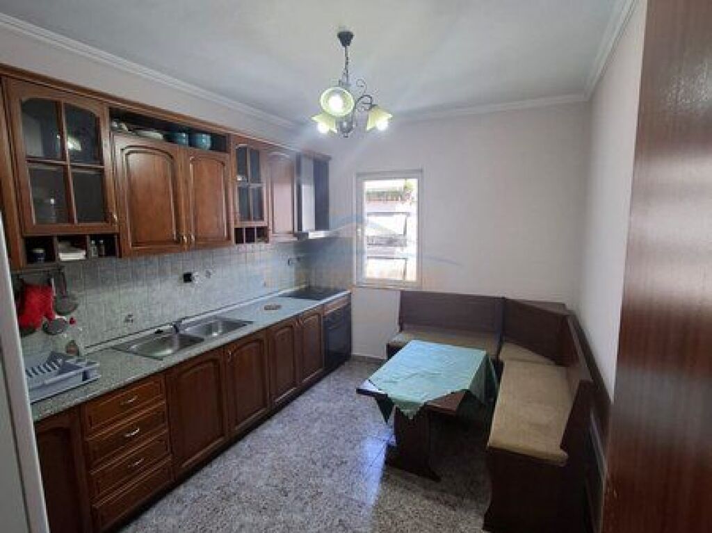 Qira,Apartament 3+1,Komuna e Parisit