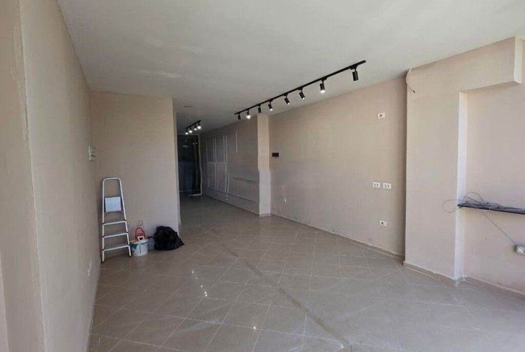 SHOP FOR SALE IN THE FRESKU AREA 146,000 €