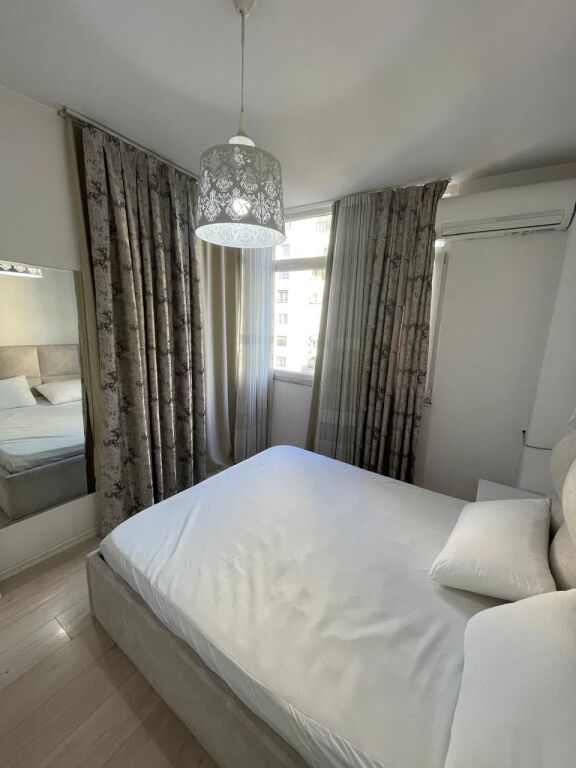 Ish Ekspozita rents a 1+1 furnished apartment. 50,000 Leke

