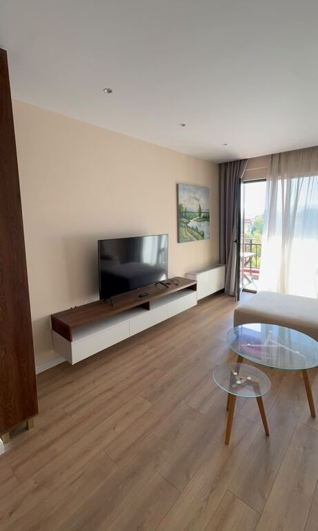 Via Dibres affittasi appartamento 2+1+2, arredato 80.000 lek