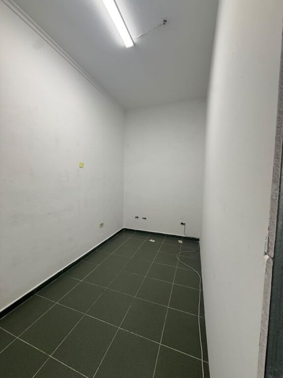 Qera | Ambjent Biznesi | Rruga e Dibres | 700 €/muaj