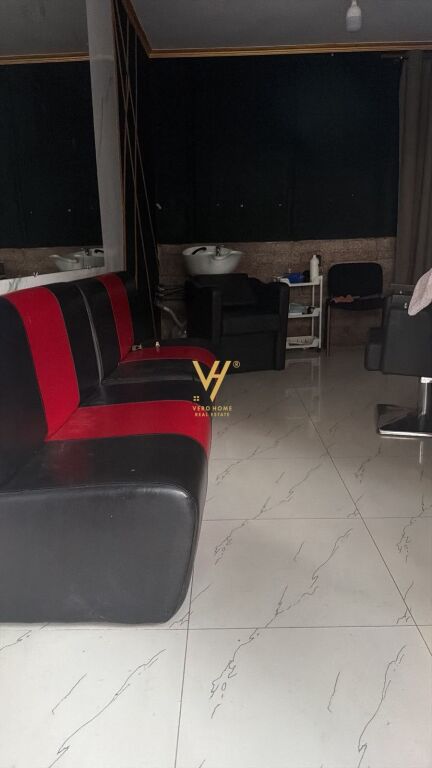 SHOP FOR RENT 28 M2 ON HAXHI HYSEN DALLIU STREET 35,000 LEKE