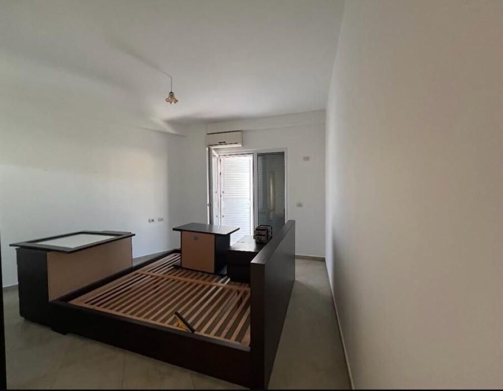 🏢Ne zonen e Ali Demit,prane Depove te Ujit  jepet me qera apartament 2+1+2 ,pjeserisht i mobiluar 55,000Leke