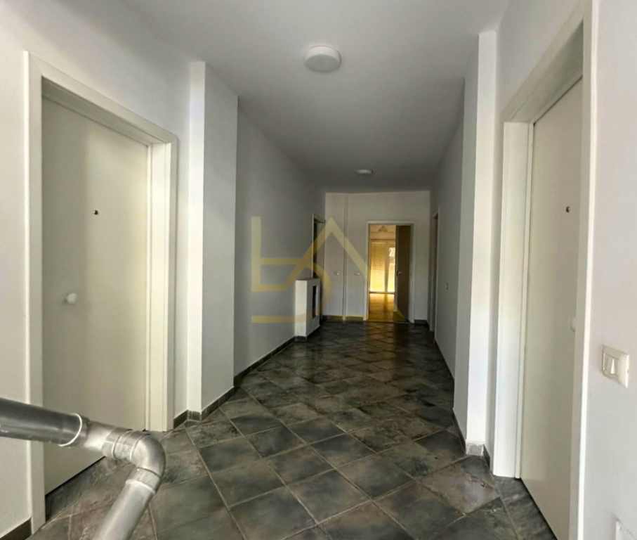 SHITET GODINË ME 17 APARTAMENTE – SHKËMBI I KAVAJËS, DURRËS