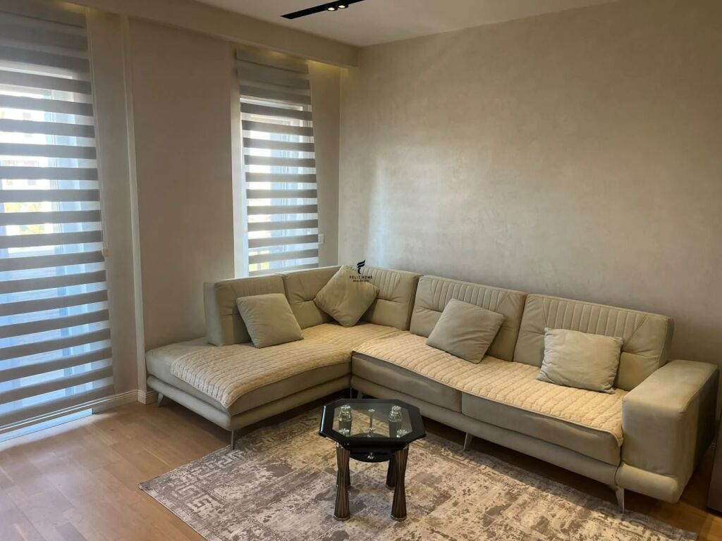 APARTAMENT ME QERA 1+1 BULEVARDI I RI 80.000 LEKE FH-96212