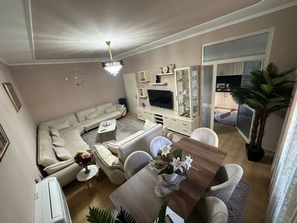 SHTEPI PRIVATE 2+1 ME QIRA 120 m² | Oborr 380 m² - ALI DEMI