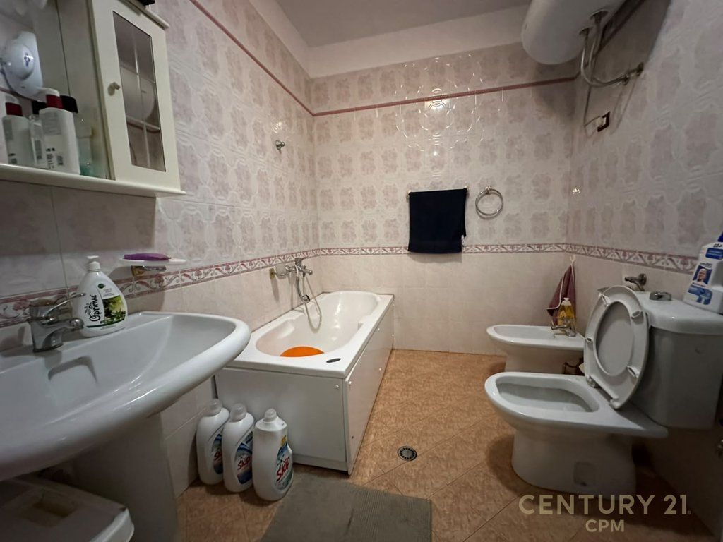 Apartment 3+1+2 for sale near Muhamet Gjollesha Street
