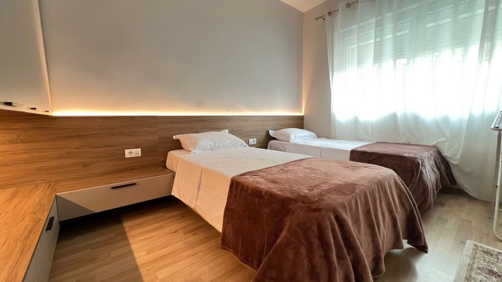 Appartamento 2+1 in affitto a Plaza, Centro, Piazza Skenderbej, 9-Piani.