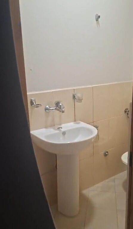 Rent | Hyrje Private 2 + 1 | Qytet Studenti – Rruga Gramoz Pashko | 600 €/month
