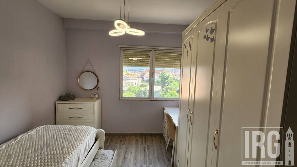 Shitet Apartament 2+1 – Zona 21 Dhjetori