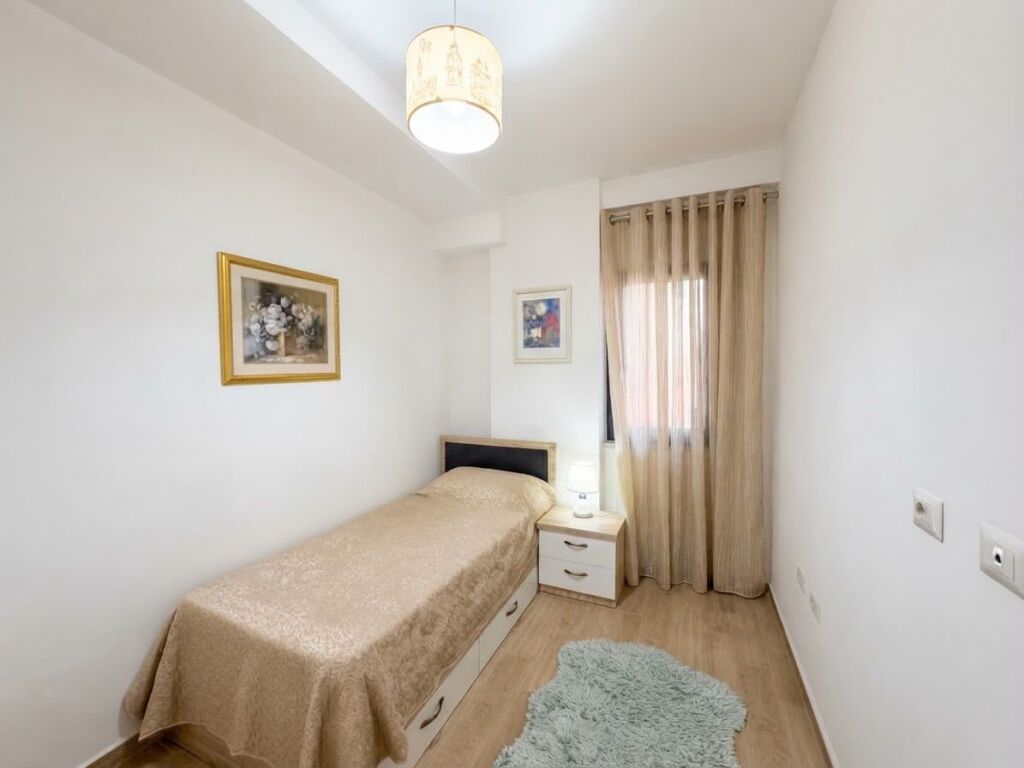 For rent 2+1 at -21 Dhjetori