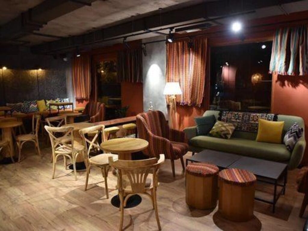 Rent, Bar-Restaurant, Former Exhibition, Tirana