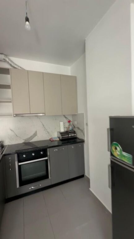 Apartament me qera 1+1, Astir, prane bar Artistit!!