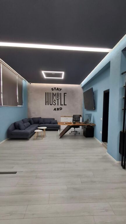 VENDITA AMBIENTE COMMERCIALE VICINO A BLUE STAR, DURRËS!