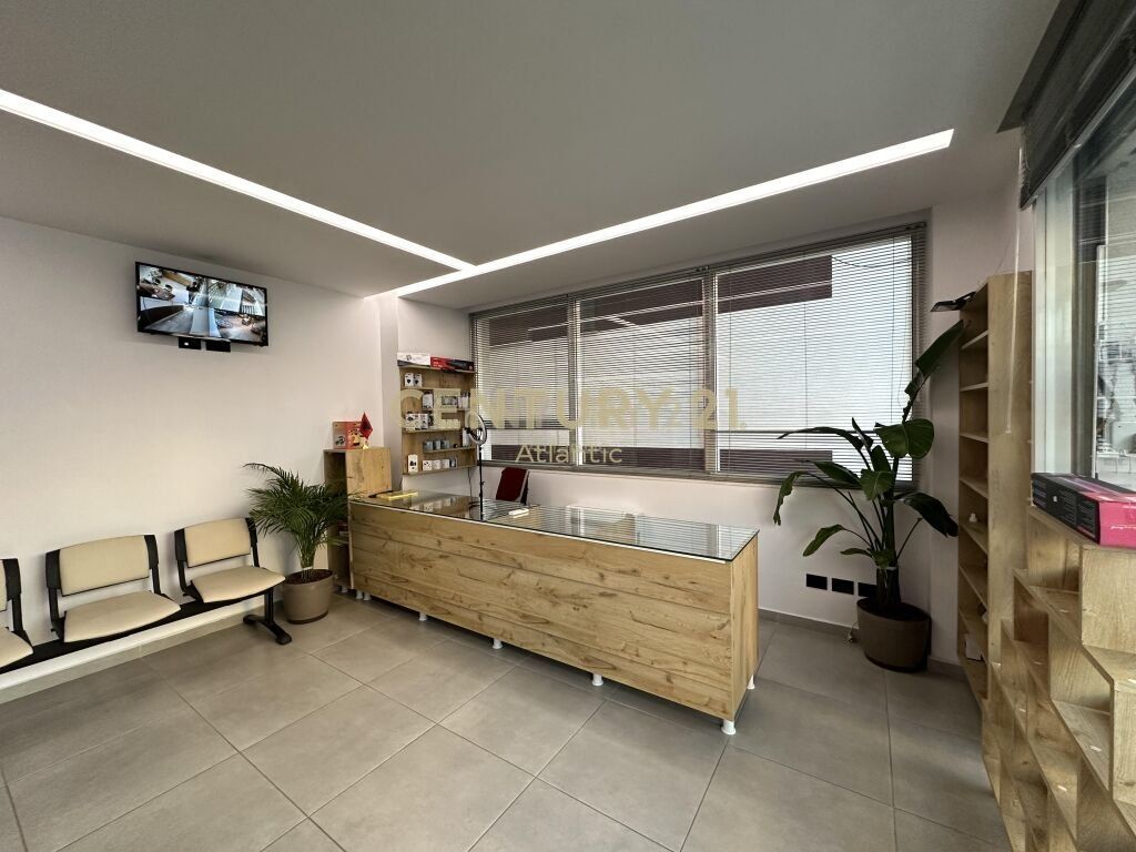 Business premises for sale + 3 Apartments 1+1, first line with the main road in Plazh Hekurudha !