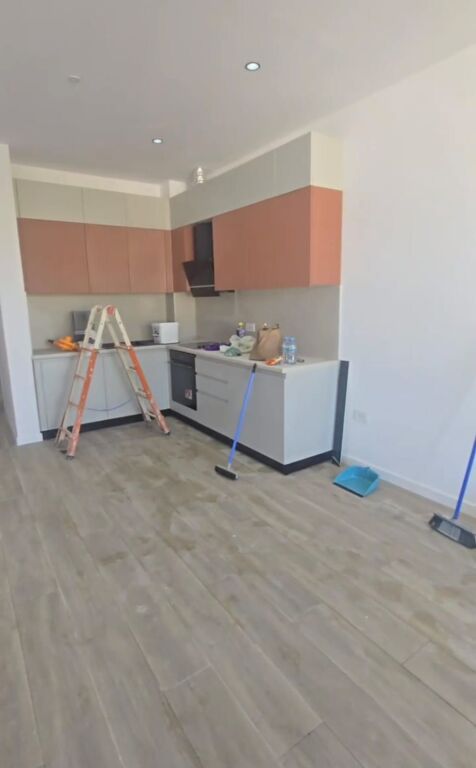 Jepet apartament 2+1 me qira tek Dollari , Qender , Sheshi Skenderbej.