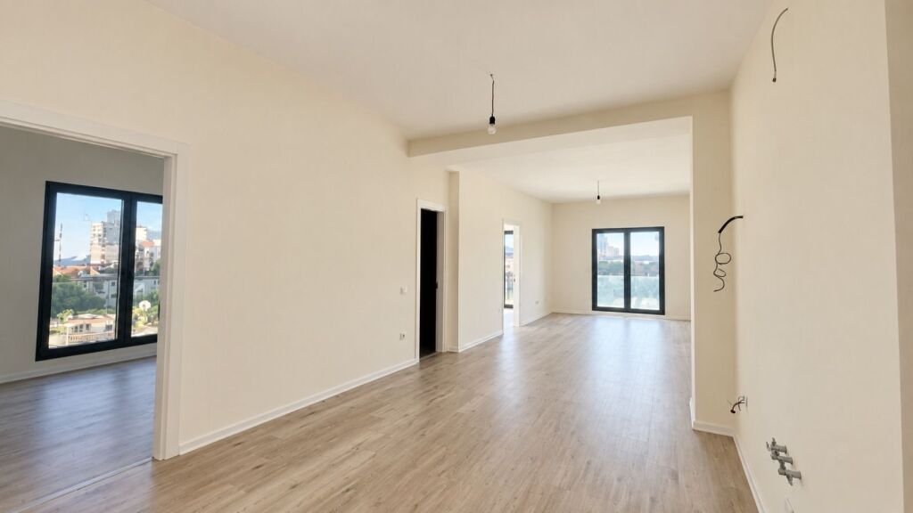 QIRA | APARTAMENT 2+1+2 – RRUGA E BARRIKADAVE, PRANË SHKOLLËS “LIDHJA E PRIZRENIT”